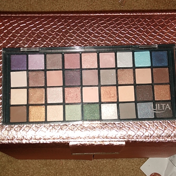 Ulta eyeshadow palette - Picture 1 of 3